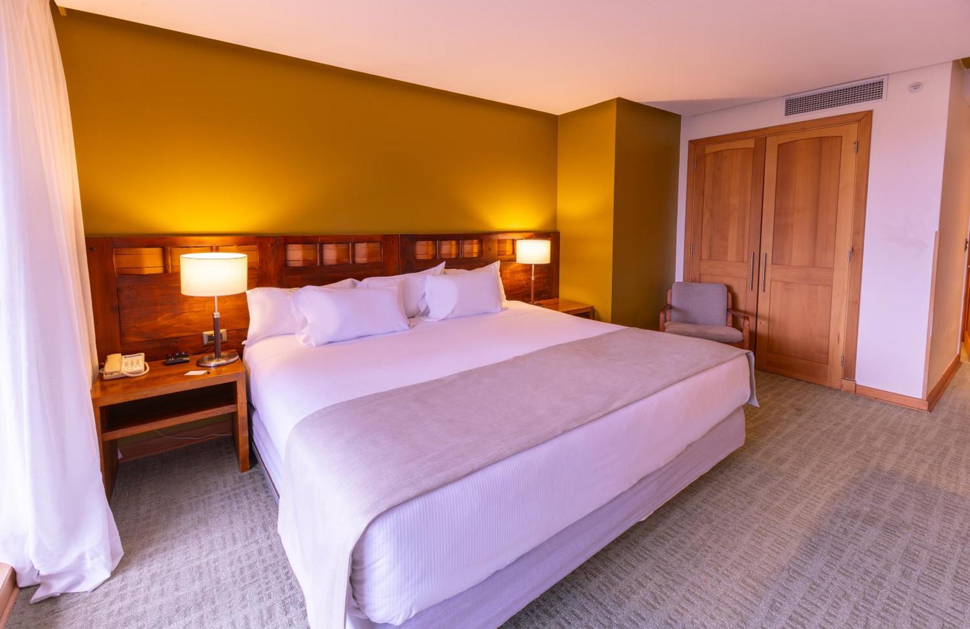 Quarto com Cama King-size e Acesso para Hóspedes com Mobilidade Reduzida - Não Fumantes